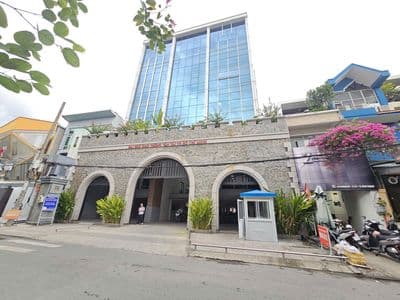 MT Khu Nguyễn Gia Trí 900m2 5 Tầng Thang Máy Tiện Văn Phòng Spa