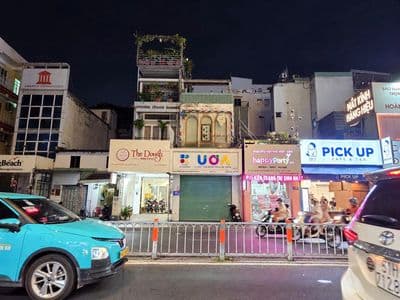 Nhà mới, đẹp, mặt tiền 138 bis nguyễn thị minh khai quận 1