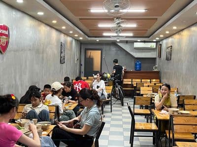 Mặt bằng lề rộng