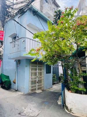 Lô góc 2mt phạm văn đồng, xe hơi tận nhà, giá 2.5 tỷ