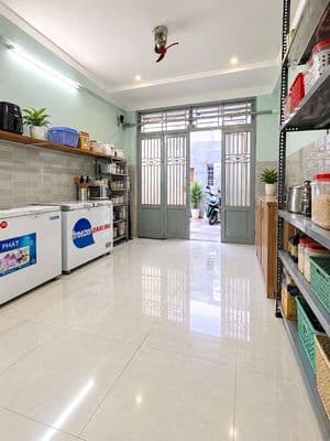 Nhà sát mặt tiền đường ĐỘI CUNG, Q11 DT:3,5X7,8 2 tầng, chủ thiện chí