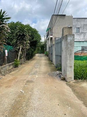 Cần ra gấp lô đất 1ty1 gần chợ thạnh phú 80m2