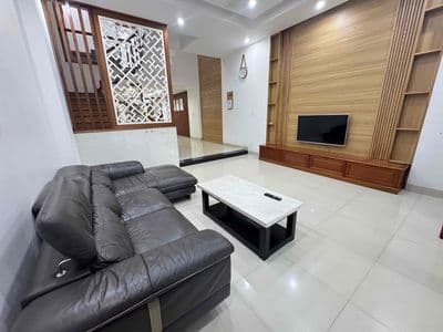 Cho thuê nhà 3 tầng đảo vip hoà xuân - đối diện công viên, gần sông