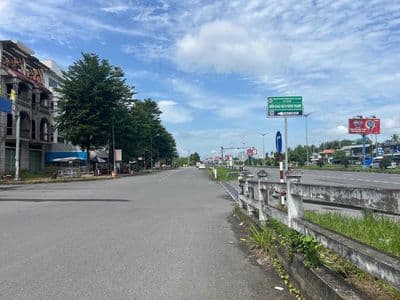 Cho thuê nhà: trệt 3 lầu & sân thượng - mặt tiền kdc văn hoá tây đô