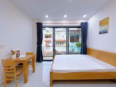 Cho thuê căn hộ ban công full nội thất ngay Lotte Mart gần RMIT,UFM