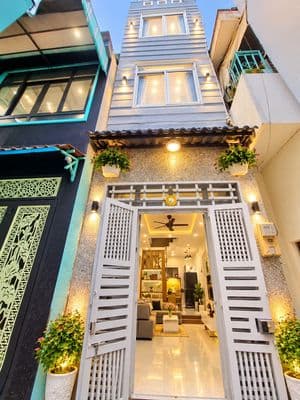 Chính chủ- hoàng diệu q4- 30m2- 4 lầu đúc- hoàn công- chỉ 5 tỷ tl