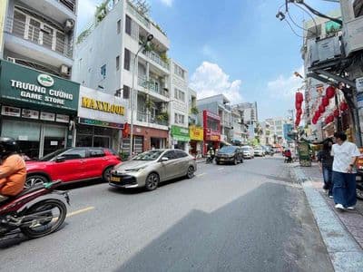 Nhà mt đường huỳnh văn bánh, p.17 – dt 41m² (3 x 14m) - giá 10,8 tỷ