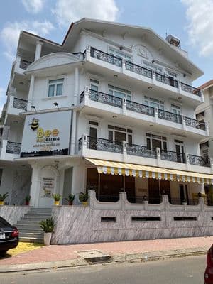 Cho thuê nhà đường 1 khu dân cư himlam Quận 7 DT 20m x 20m