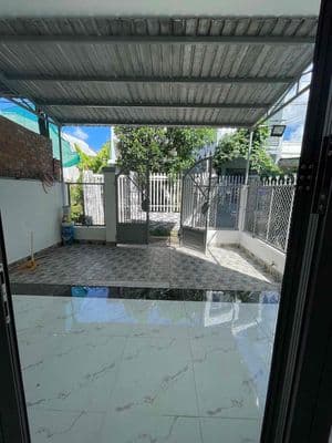 Nhà rộng 2 phòng hẻm Tầm Vu