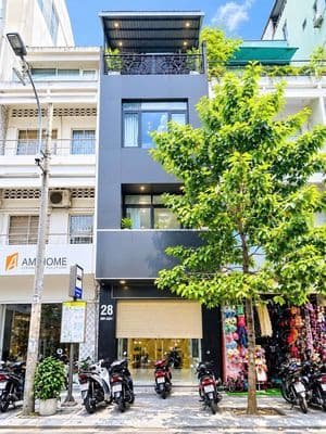 Mặt tiền 4 tầng – quận 1 | sẵn 6 máy lạnh định, quận 1