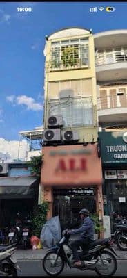 Nhà mặt tiền 3 lầu huỳnh văn bánh,phường 17,quận phú nhuận