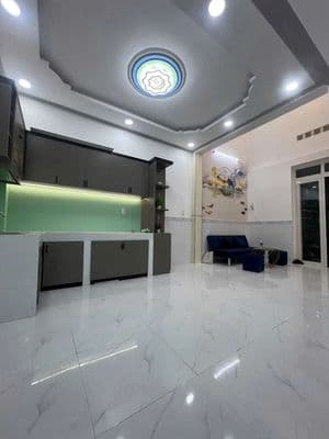 nhà đẹp 3 phòng ngủ 2 lầu wa rẻ vô ở liền nhà mới