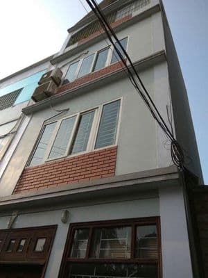 Cho thuê nhà Bát Khối - Ô tô đỗ gần - Đầy đủ nội thất. Giá 6,5tr