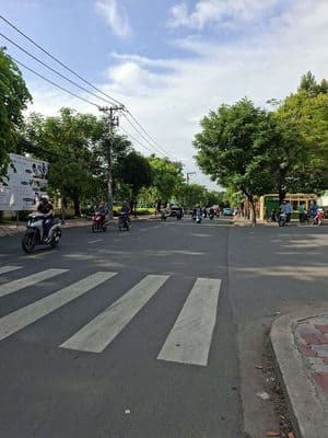 Nhà bán 2 tầng bình trưng q2 - giá : 5.x tỷ