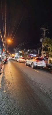 Nhà cần bán gấp .khu vực sầm uất