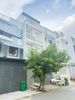 Nhà 5m x 19,5m, 1 trệt , 3 lầu đúc. hẻm 606 ql13, gần hiệp bình