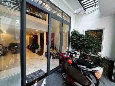 nhà đẹp FuLl NT Q1 hẻm xe hơi