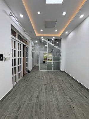 Nhỉnh 20tr- nhà 4pn phan văn trị