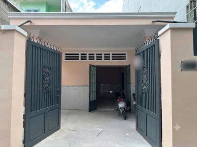 Cho thuê nhà Hẻm oto đường 6 p. Linh trung. DT 100m2 có 3pn2wc Sân oto