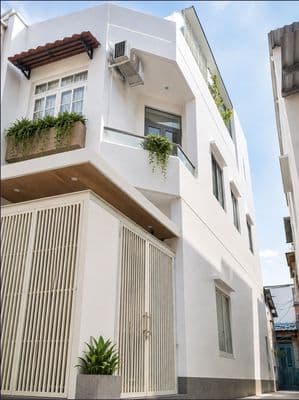 Chủ cần bán nhà mễ cốc 4x9m, 2 tầng 2 phòng ngủ , 2.5 tỷ gấp bán đi mỹ