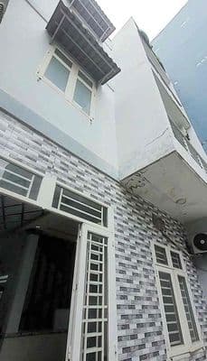 bán nhà vi trí sau căn mặt tiền. dt 66.6m2 đất. 4 tầng