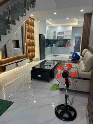 Cho thuê nhà 5 tầng MT Nguyễn Văn Đậu P6 Bình Thạnh 40tr/th
