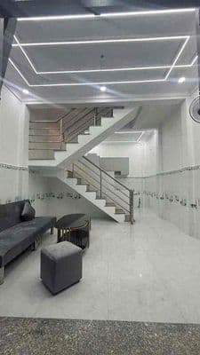 Tôi bán nhà ngay nhà máy bia đúc lầu kiên cố cách đường lớn 20m