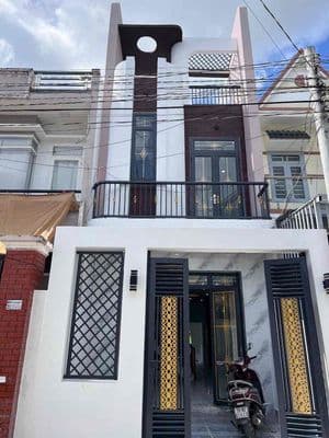 nhà chính chủ 2 lầu có sân thượng tân kim QL50 giá rẻ hoàn công shr