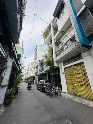 Hai mặt tiền hẻm nhựa Đoàn Thị Điểm 8 x 8m 4 lầu 12 phòng
