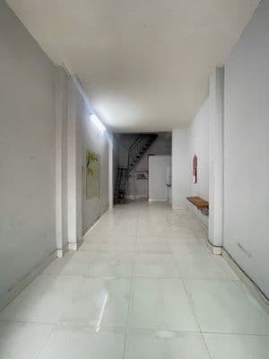Nha ở riêng biệt, thông thoáng, thich hop ở gđ