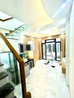 Nhà bán tô ký đúc 2 phòng ngủ có ban công kdc yên tĩnh