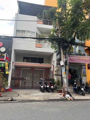 Cho thuê nhà 4 tầng mặt tiền sát nguyễn thị thập giá 40tr/th