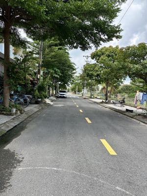 HIẾM! SỤP HẦM ! Bán nhanh đất đường 5,5m sau lưng trường Lê Hồng Phong
