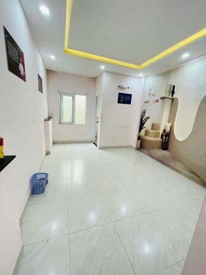 CHO THUÊ NHÀ MT Hiền Vương 4 x 20 M ĐÚC 3,5 Lầu : 5 PN, 5 Wc