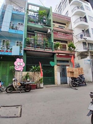 Nhà đường nhựa xe tải lý th kiệt ngộp bank