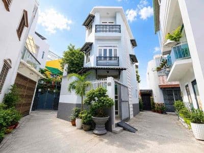 Nhà 3 Tầng 40m2 ngay Emart Phan Văn Trị chỉ nhỉnh 4ty