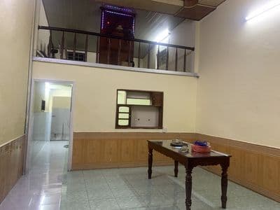 Cho thuê nhà nguyên căn, sau lưng mặt tiền đường cmt8