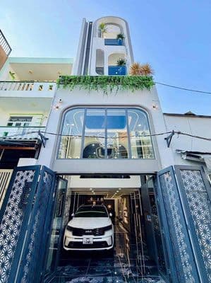 320m2 diện tích sử dụng, hxh, thang máy chỉ nhỉnh 10 đồng còn bớt lộc