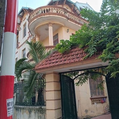 Thuê nhà 3 tầng mặt ngõ rộng