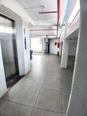 Cho thuê nhà 5 lầu có 3 mặt tiền đối diện trường đại hoc Quận 7
