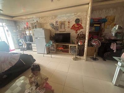 cần bán căn 3PN tầng thấp