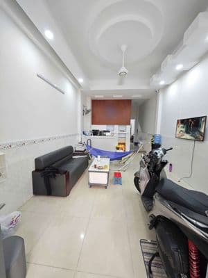 Nhà mtkd - 4 tầng mới đẹp - phù hợp làm vp cty