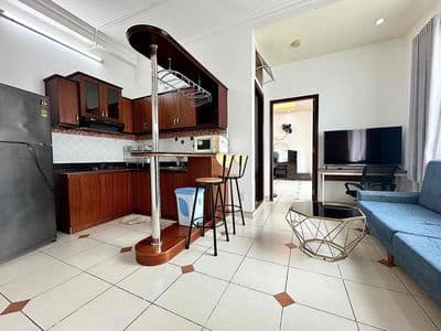 Căn Hộ 1 Phòng Ngủ - 1 Phòng Khách - Rộng 60m2 - Thang Máy - Hầm Xe