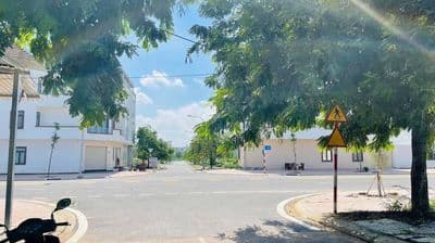 Mặt tiền đường nhựa ,vỉa hè 4m ngay Khu công nghiệp Bàu Xéo