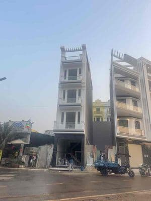 nhà mặt tiền kênh tham lương. vị trí góc ngã 3
