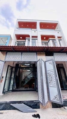 nhà mới xây giá 5,25 tỷ , 2 lầu , tặng nội thất
