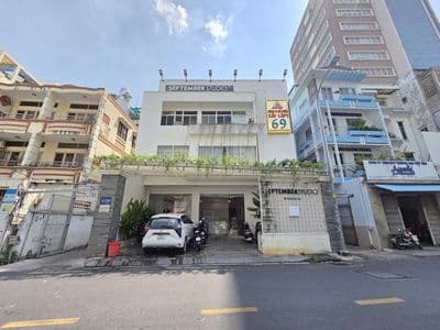 (12mx21m) MT Trần Ðình Xu, Q1 cũ - Ngã tư Trần Hưng Đạo - Cho thuê