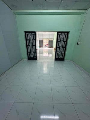 Nhà gò xoài —18b ( 4 x 20) cấp 4 1pn,1wc ,hẻm 6m