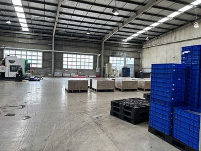 Cho thuê kho xưởng kcn long hậu – 1.800m² – container 24/7