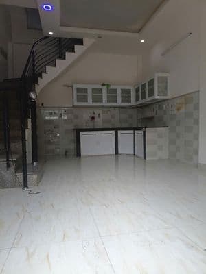 Hưng Phú P9 Q8 gần cầu Nguyễn Tri Phương 2PN , nhà nở hậu chữ L